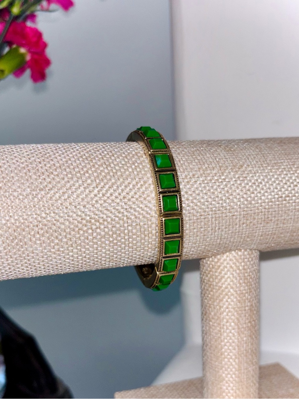 Art Deco Inspired Stretch Bracelet Resort Chic - Picture 5 of 5